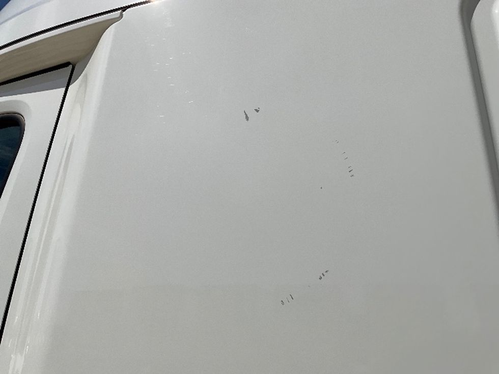 Sleeper Tractor-Heavy Duty Tractors-Freightliner-2021-T12664ST-Valdosta-GA-387,511\n\t\tmiles-$ 75,750 - Image 23