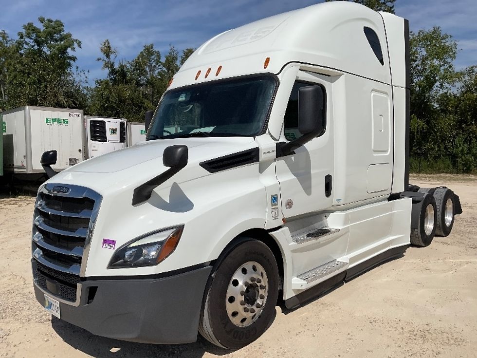 Sleeper Tractor-Heavy Duty Tractors-Freightliner-2021-T12664ST-Valdosta-GA-387,511\n\t\tmiles-$ 75,750 - Image 3