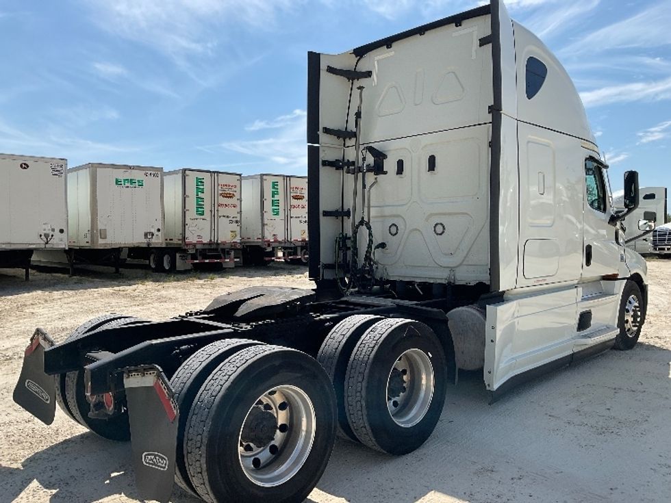 Sleeper Tractor-Heavy Duty Tractors-Freightliner-2021-T12664ST-Valdosta-GA-387,511\n\t\tmiles-$ 75,750 - Image 7