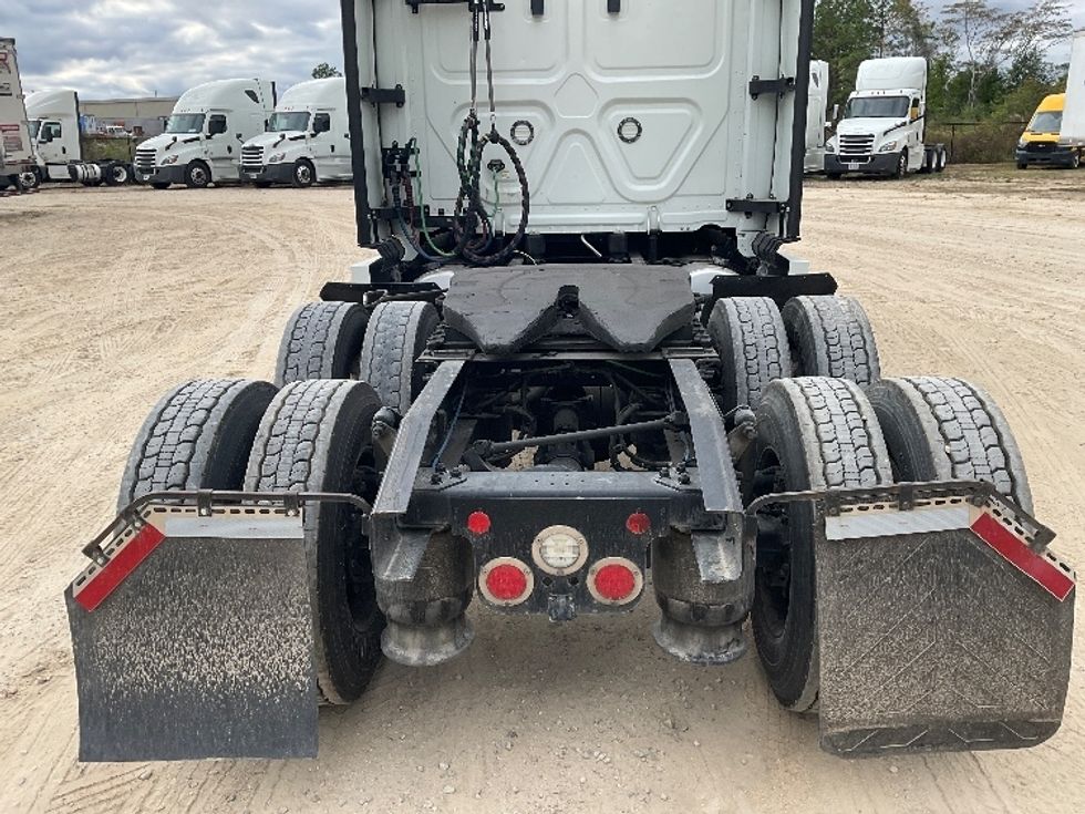 Sleeper Tractor-Heavy Duty Tractors-Freightliner-2021-T12664ST-Valdosta-GA-413,943\n\t\tmiles-$ 73,500 - Image 6