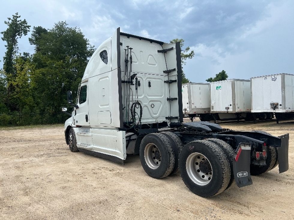 Sleeper Tractor-Heavy Duty Tractors-Freightliner-2021-T12664ST-Valdosta-GA-423,121\n\t\tmiles-$ 73,500 - Image 5