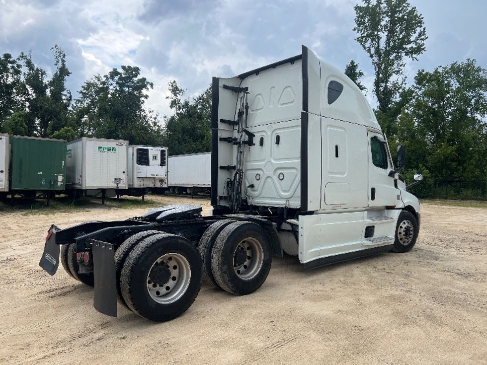 Sleeper Tractor-Heavy Duty Tractors-Freightliner-2021-T12664ST-Valdosta-GA-423,121\n\t\tmiles-$ 73,500 - Image 7