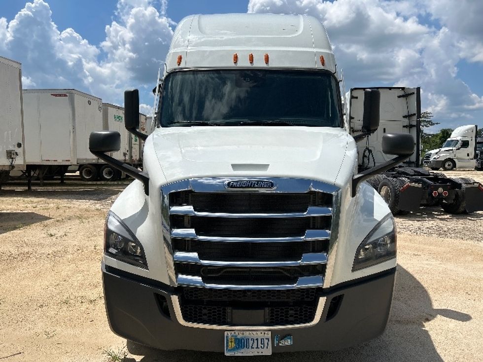 Sleeper Tractor-Heavy Duty Tractors-Freightliner-2021-T12664ST-Valdosta-GA-424,952\n\t\tmiles-$ 72,750 - Image 2