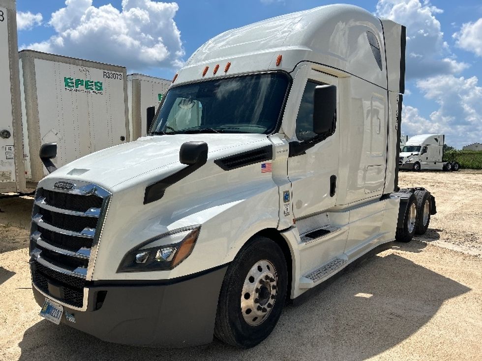 Sleeper Tractor-Heavy Duty Tractors-Freightliner-2021-T12664ST-Valdosta-GA-424,952\n\t\tmiles-$ 72,750 - Image 3