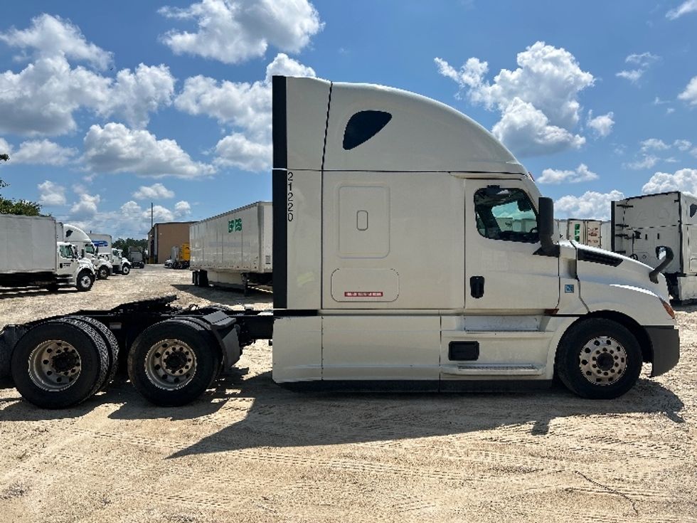 Sleeper Tractor-Heavy Duty Tractors-Freightliner-2021-T12664ST-Valdosta-GA-424,952\n\t\tmiles-$ 72,750 - Image 8