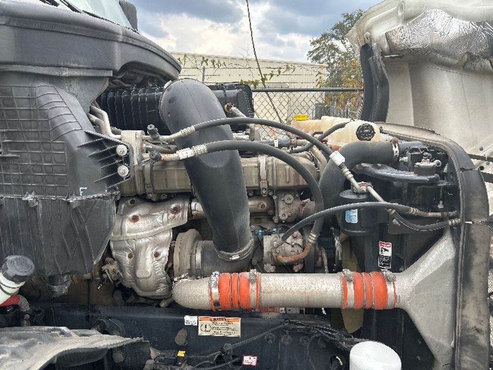 Sleeper Tractor-Heavy Duty Tractors-Freightliner-2021-T12664ST-Valdosta-GA-451,666\n\t\tmiles-$ 65,500 - Image 20