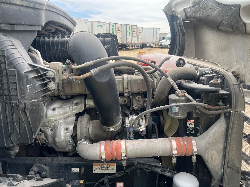 Sleeper Tractor-Heavy Duty Tractors-Freightliner-2021-T12664ST-Valdosta-GA-457,149\n\t\tmiles-$ 69,500 - Image 20