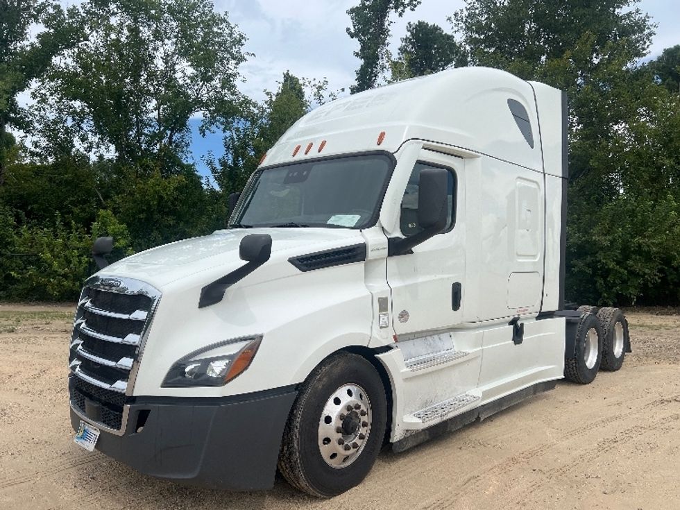 Sleeper Tractor-Heavy Duty Tractors-Freightliner-2021-T12664ST-Valdosta-GA-457,149\n\t\tmiles-$ 69,500 - Image 3