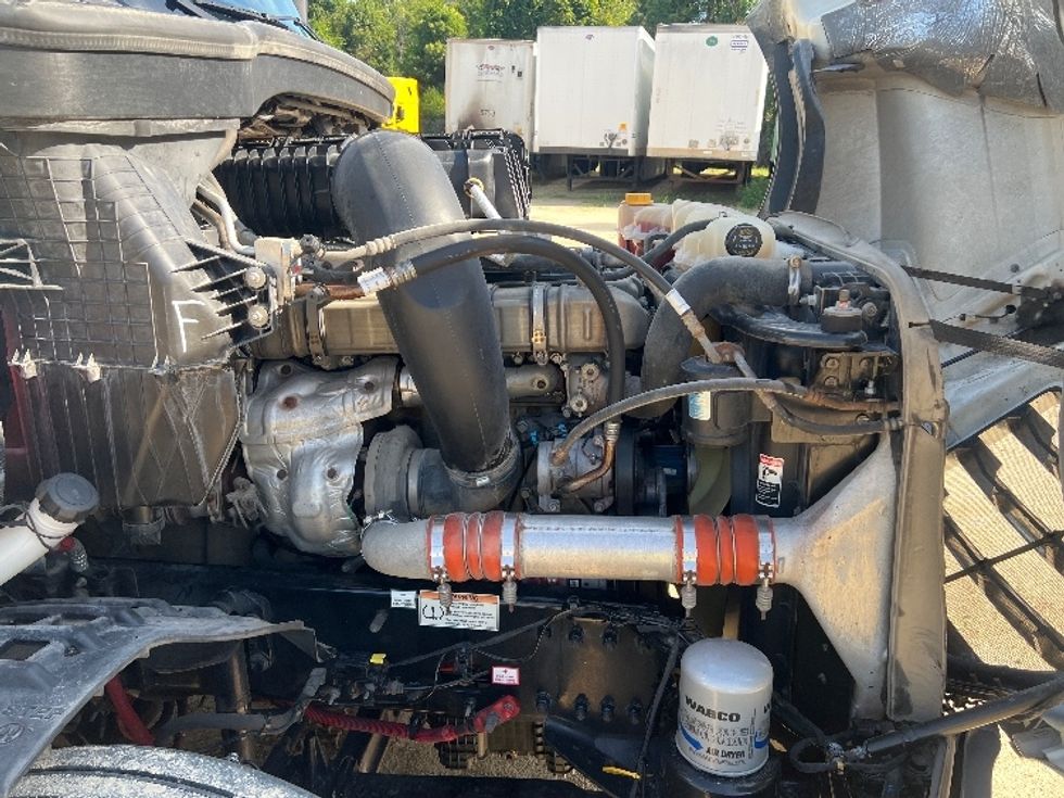 Sleeper Tractor-Heavy Duty Tractors-Freightliner-2021-T12664ST-Valdosta-GA-458,568\n\t\tmiles-$ 69,250 - Image 20