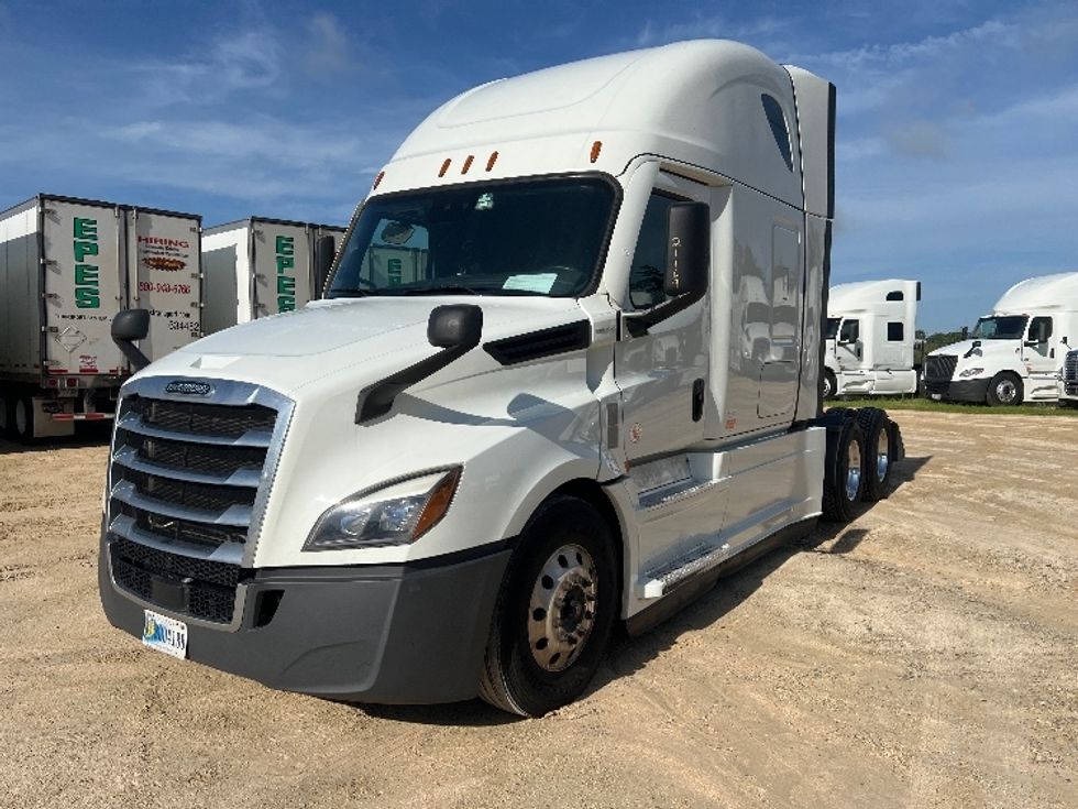 Sleeper Tractor-Heavy Duty Tractors-Freightliner-2021-T12664ST-Valdosta-GA-458,568\n\t\tmiles-$ 69,250 - Image 3