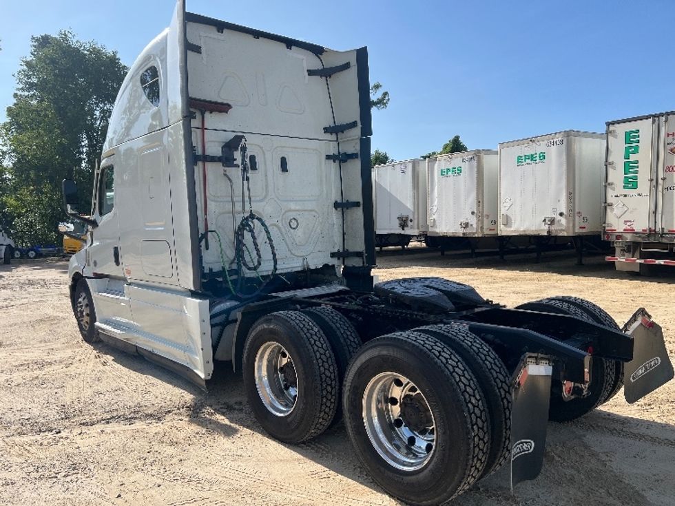 Sleeper Tractor-Heavy Duty Tractors-Freightliner-2021-T12664ST-Valdosta-GA-458,568\n\t\tmiles-$ 69,250 - Image 5