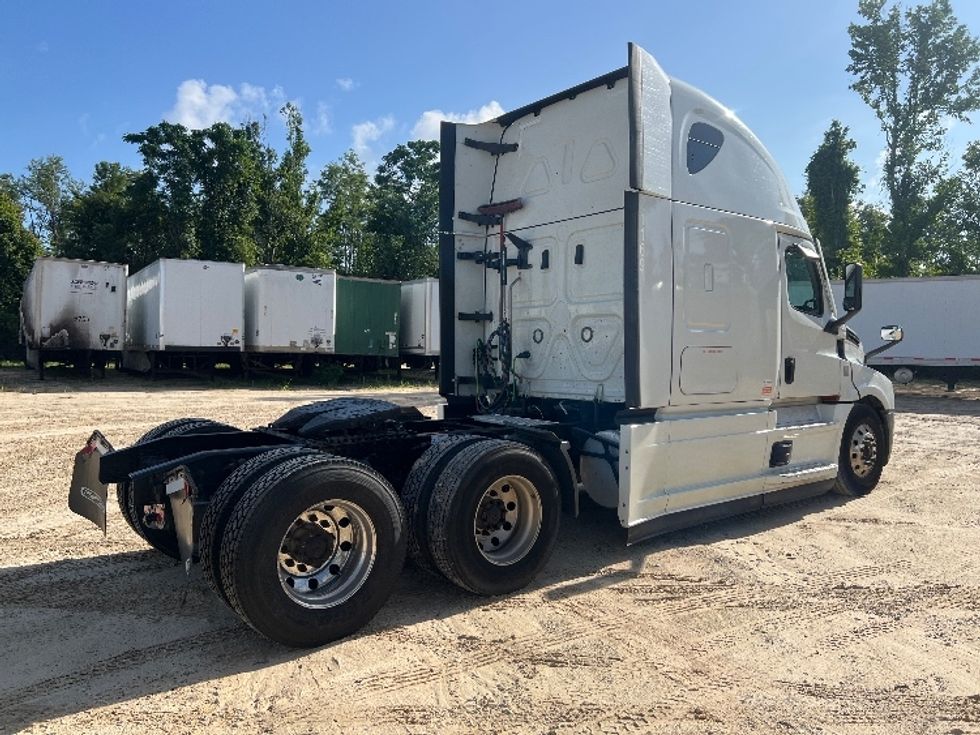 Sleeper Tractor-Heavy Duty Tractors-Freightliner-2021-T12664ST-Valdosta-GA-458,568\n\t\tmiles-$ 69,250 - Image 7