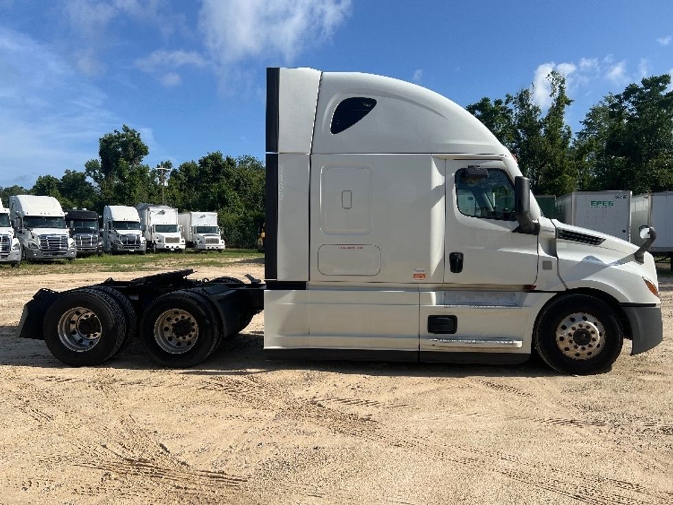 Sleeper Tractor-Heavy Duty Tractors-Freightliner-2021-T12664ST-Valdosta-GA-458,568\n\t\tmiles-$ 69,250 - Image 8