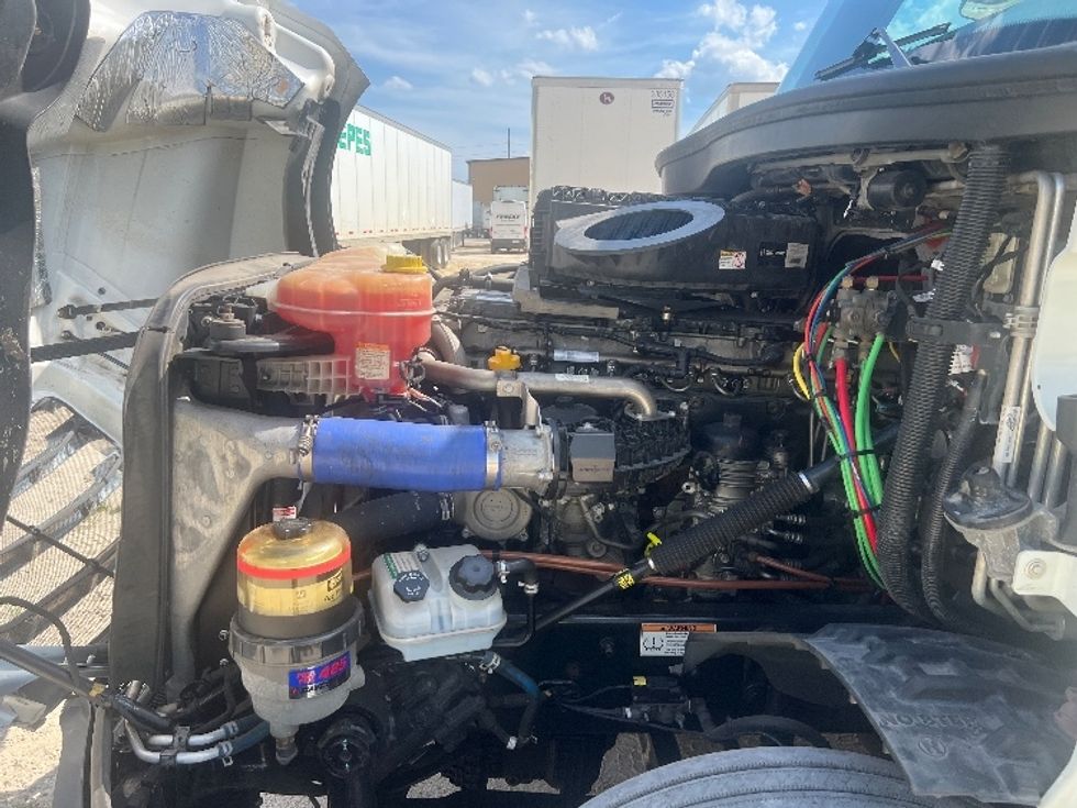 Sleeper Tractor-Heavy Duty Tractors-Freightliner-2021-T12664ST-Valdosta-GA-508,036\n\t\tmiles-$ 65,000 - Image 21