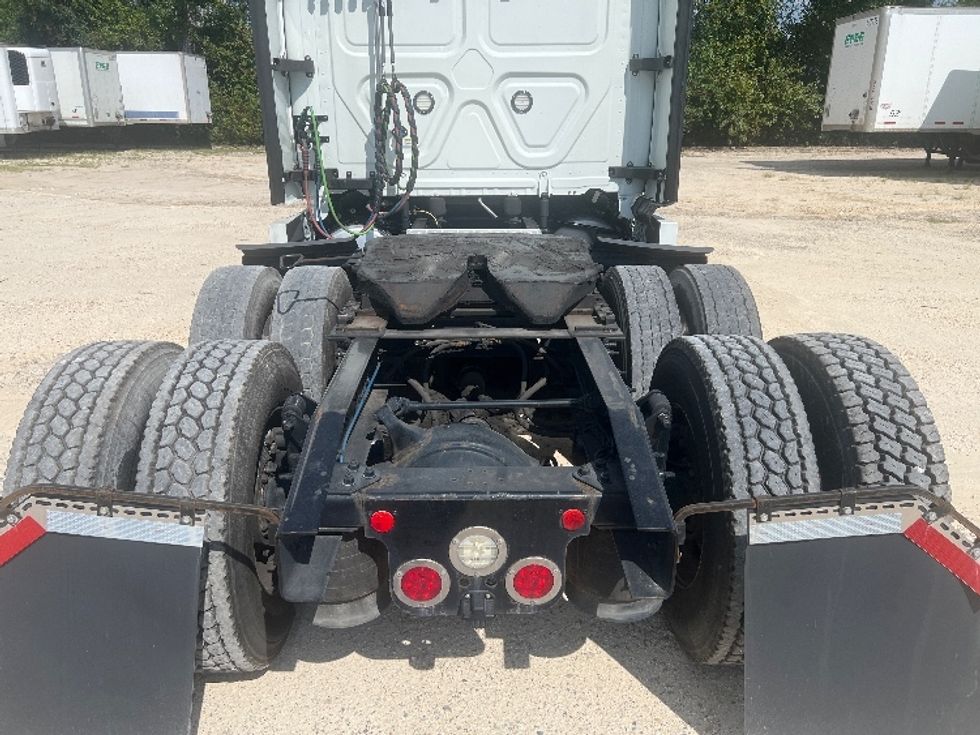 Sleeper Tractor-Heavy Duty Tractors-Freightliner-2021-T12664ST-Valdosta-GA-508,036\n\t\tmiles-$ 65,000 - Image 6