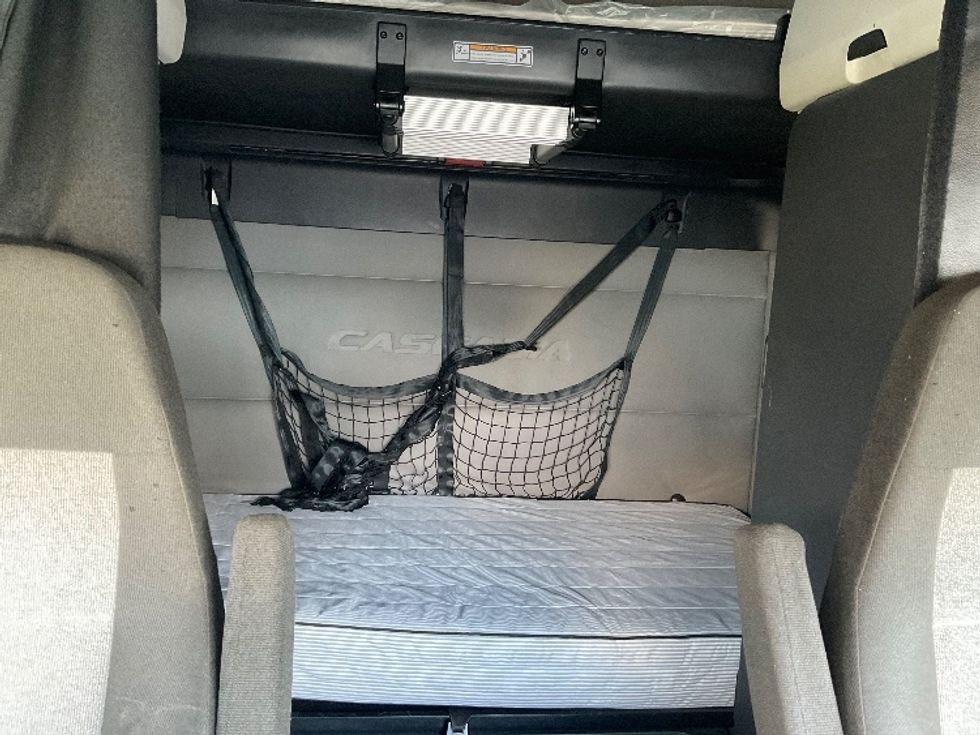 Sleeper Tractor-Heavy Duty Tractors-Freightliner-2021-T12664ST-Valdosta-GA-635,071\n\t\tmiles-$ 51,500 - Image 16