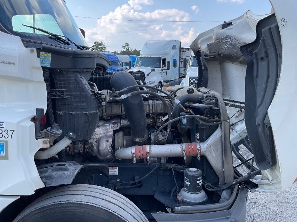 Sleeper Tractor-Heavy Duty Tractors-Freightliner-2021-T12664ST-Valdosta-GA-635,071\n\t\tmiles-$ 51,500 - Image 20