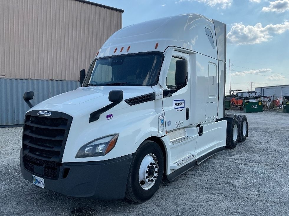 Sleeper Tractor-Heavy Duty Tractors-Freightliner-2021-T12664ST-Valdosta-GA-635,071\n\t\tmiles-$ 51,500 - Image 3