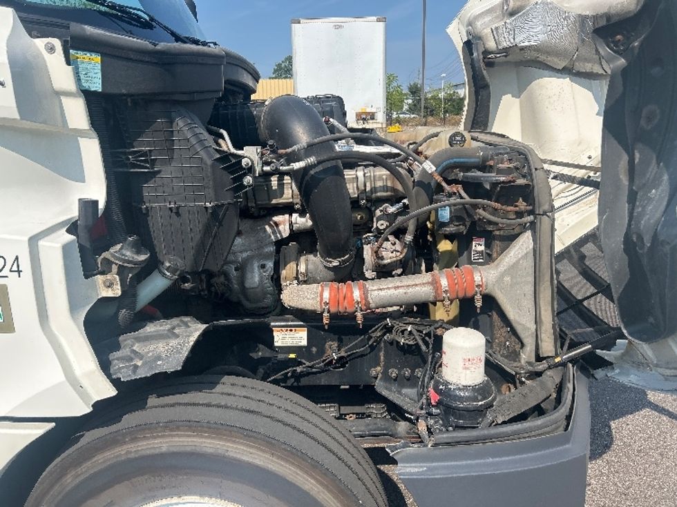 Sleeper Tractor-Heavy Duty Tractors-Freightliner-2021-T12664ST-Warren-MI-483,138\n\t\tmiles-$ 70,750 - Image 20