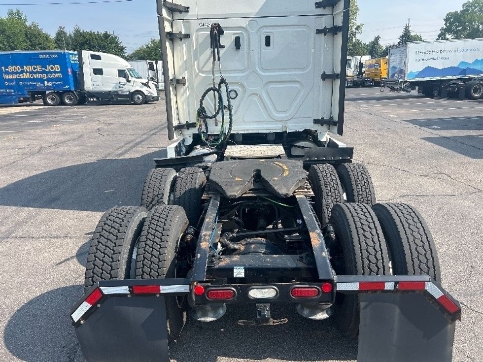 Sleeper Tractor-Heavy Duty Tractors-Freightliner-2021-T12664ST-Warren-MI-483,138\n\t\tmiles-$ 70,750 - Image 6