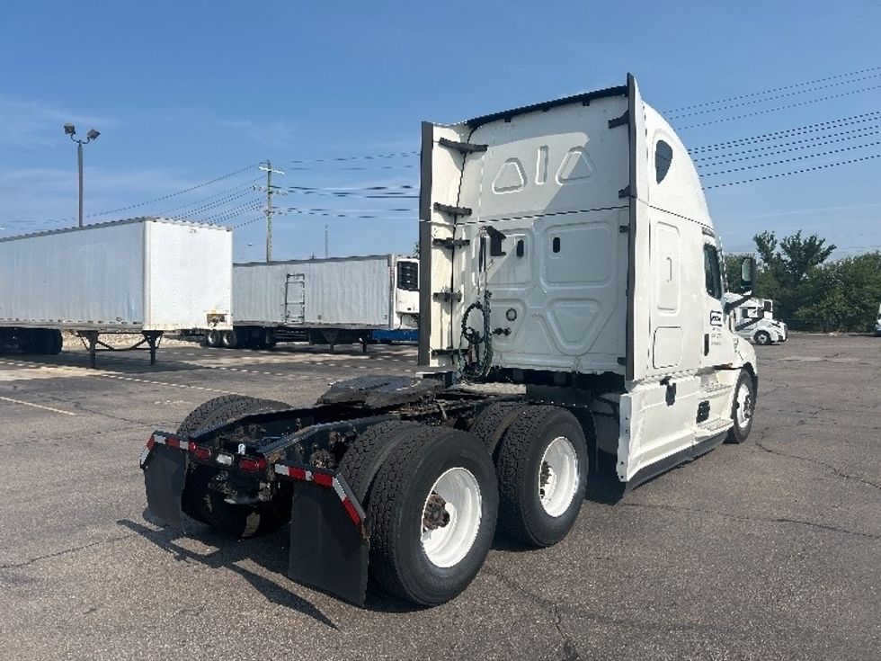 Sleeper Tractor-Heavy Duty Tractors-Freightliner-2021-T12664ST-Warren-MI-483,138\n\t\tmiles-$ 70,750 - Image 7
