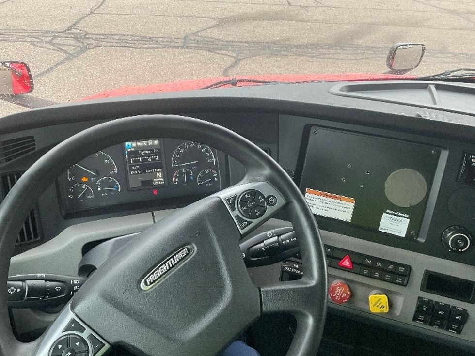 Sleeper Tractor-Heavy Duty Tractors-Freightliner-2021-T12664ST-Warren-MI-539,237\n\t\tmiles-$ 55,500 - Image 11