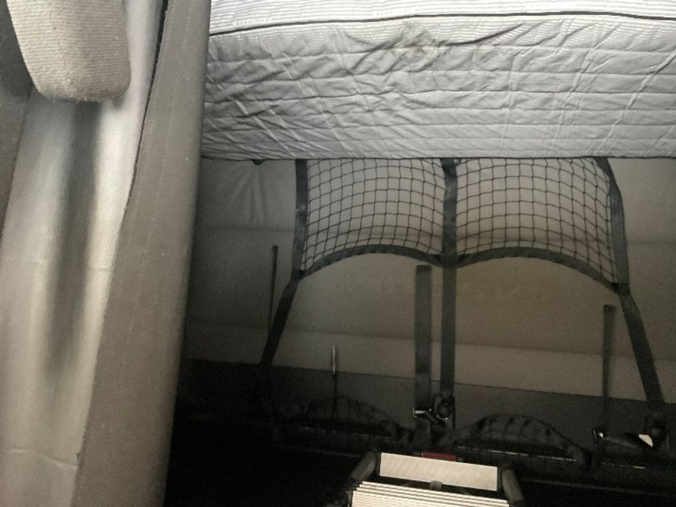 Sleeper Tractor-Heavy Duty Tractors-Freightliner-2021-T12664ST-Warren-MI-539,237\n\t\tmiles-$ 55,500 - Image 16