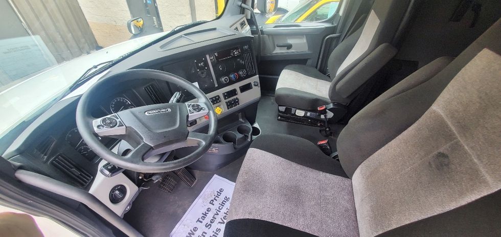 Sleeper Tractor-Heavy Duty Tractors-Freightliner-2021-T12664ST-Weatherford-TX-546,766\n\t\tmiles-$ 64,000 - Image 10