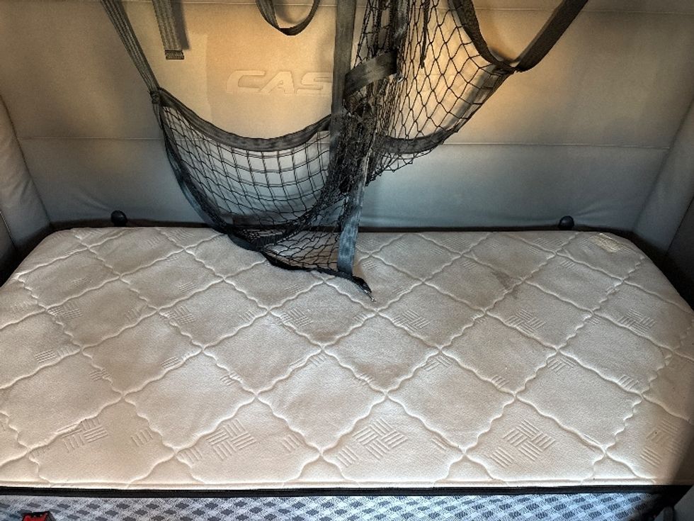 Sleeper Tractor-Heavy Duty Tractors-Freightliner-2021-T12664ST-Weatherford-TX-546,766\n\t\tmiles-$ 64,000 - Image 17