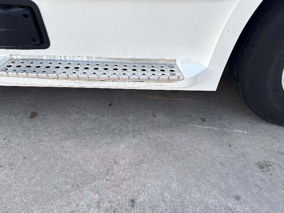 Sleeper Tractor-Heavy Duty Tractors-Freightliner-2021-T12664ST-Weatherford-TX-546,766\n\t\tmiles-$ 64,000 - Image 26