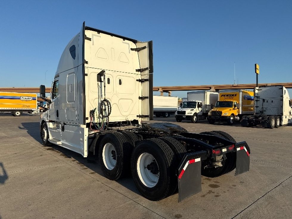 Sleeper Tractor-Heavy Duty Tractors-Freightliner-2021-T12664ST-Weatherford-TX-546,766\n\t\tmiles-$ 64,000 - Image 5