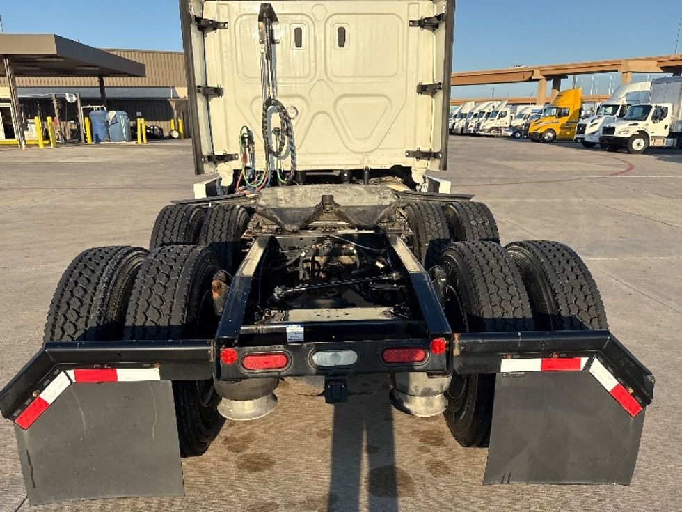 Sleeper Tractor-Heavy Duty Tractors-Freightliner-2021-T12664ST-Weatherford-TX-546,766\n\t\tmiles-$ 64,000 - Image 6