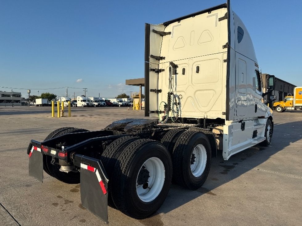 Sleeper Tractor-Heavy Duty Tractors-Freightliner-2021-T12664ST-Weatherford-TX-546,766\n\t\tmiles-$ 64,000 - Image 7