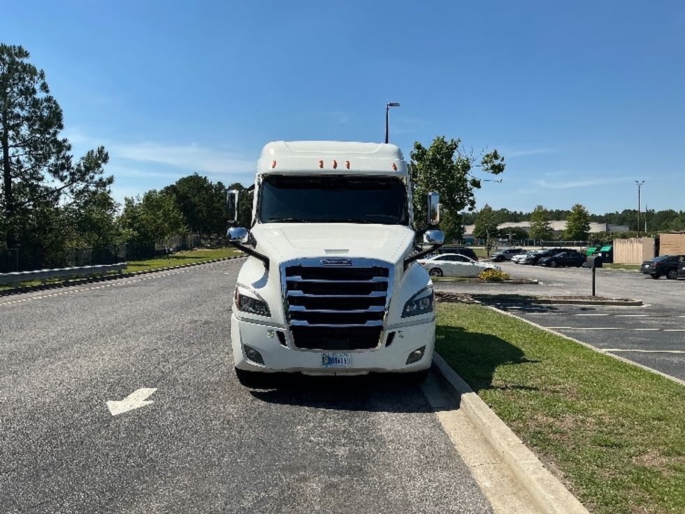 Sleeper Tractor-Heavy Duty Tractors-Freightliner-2021-T12664ST-West Columbia-SC-495,267\n\t\tmiles-$ 67,750 - Image 2
