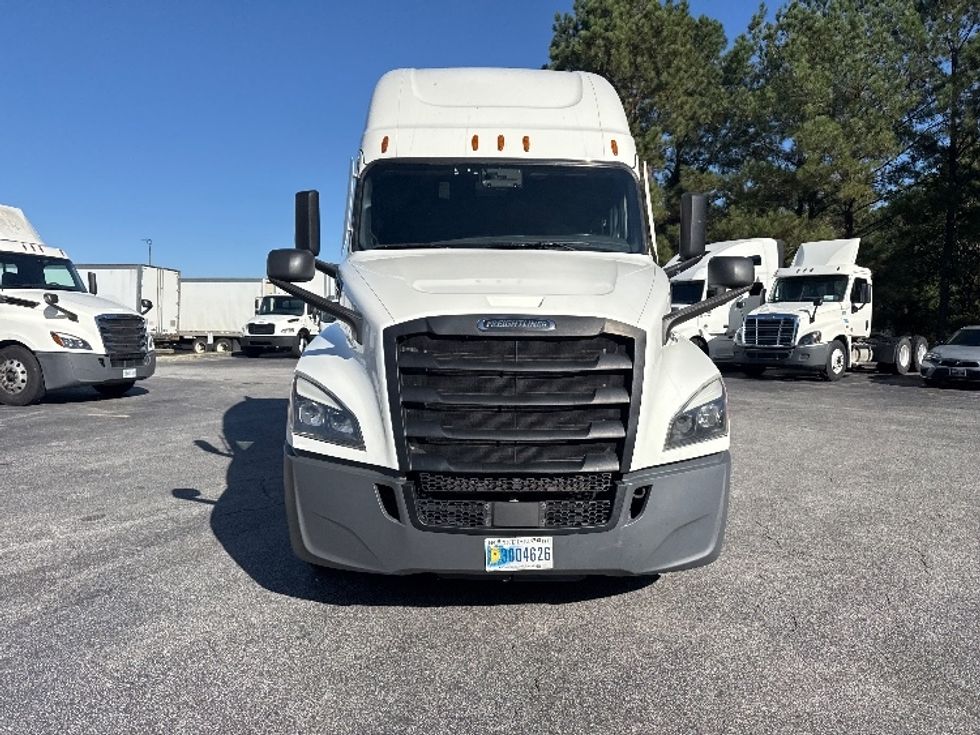 Sleeper Tractor-Heavy Duty Tractors-Freightliner-2021-T12664ST-West Columbia-SC-504,112\n\t\tmiles-$ 64,500 - Image 2