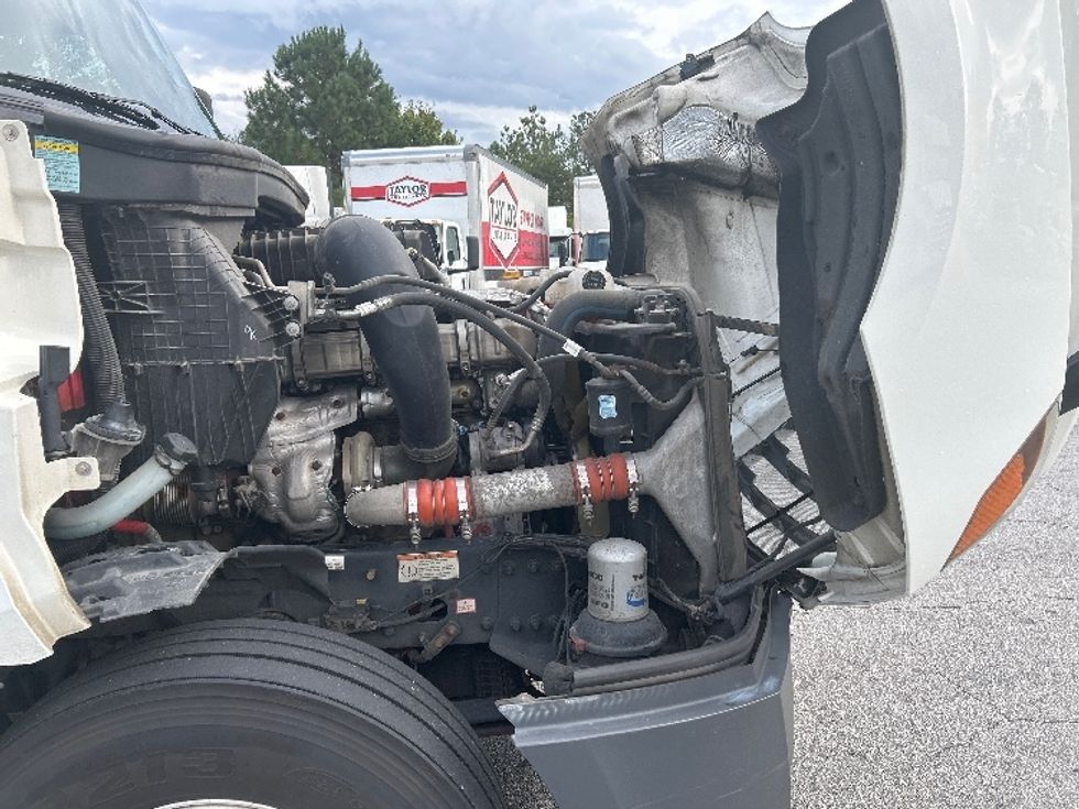 Sleeper Tractor-Heavy Duty Tractors-Freightliner-2021-T12664ST-West Columbia-SC-513,811\n\t\tmiles-$ 64,250 - Image 20