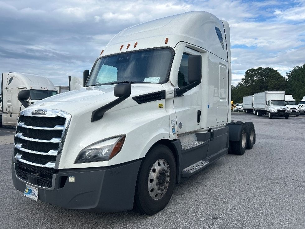 Sleeper Tractor-Heavy Duty Tractors-Freightliner-2021-T12664ST-West Columbia-SC-513,811\n\t\tmiles-$ 64,250 - Image 3