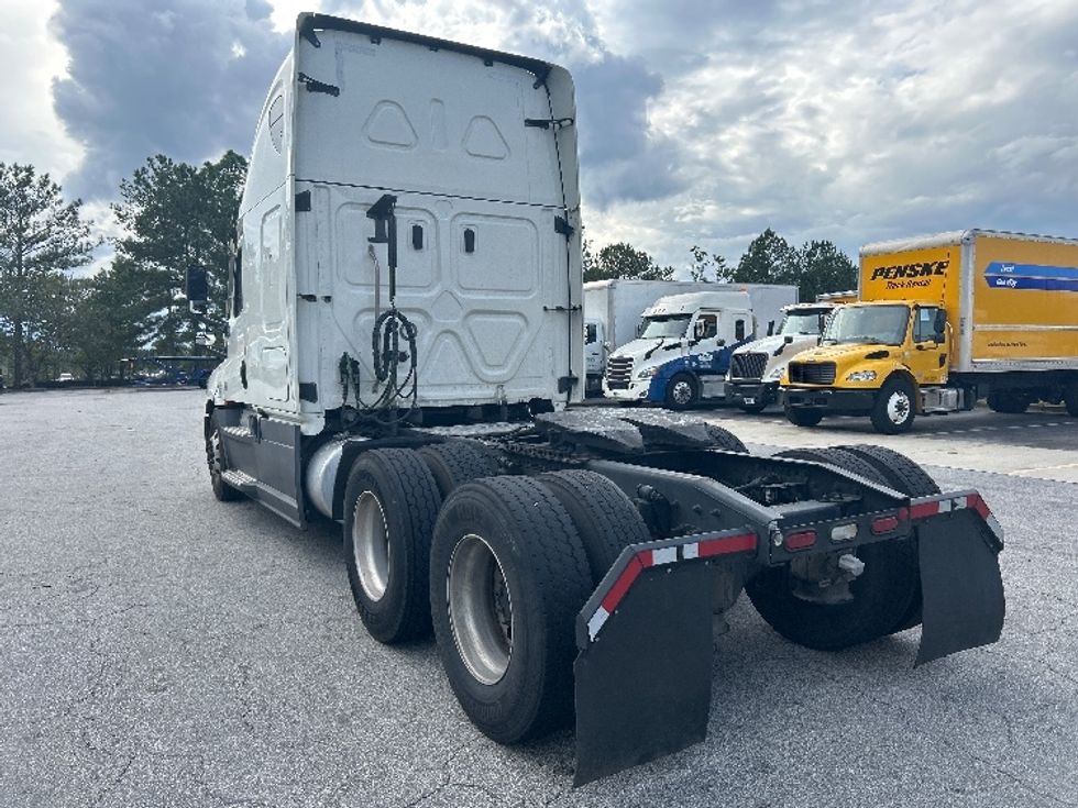 Sleeper Tractor-Heavy Duty Tractors-Freightliner-2021-T12664ST-West Columbia-SC-513,811\n\t\tmiles-$ 64,250 - Image 5