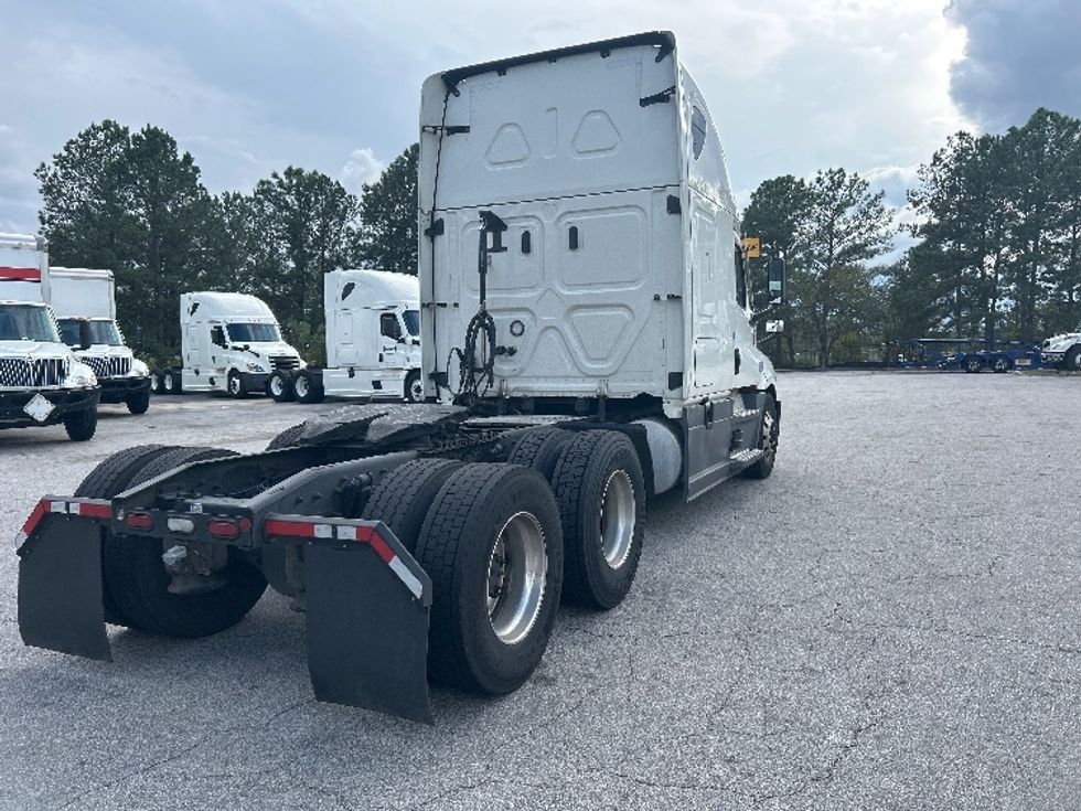 Sleeper Tractor-Heavy Duty Tractors-Freightliner-2021-T12664ST-West Columbia-SC-513,811\n\t\tmiles-$ 64,250 - Image 7