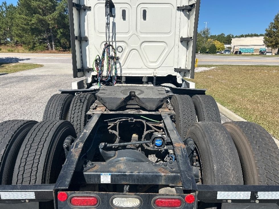 Sleeper Tractor-Heavy Duty Tractors-Freightliner-2021-T12664ST-West Columbia-SC-520,119\n\t\tmiles-$ 62,500 - Image 6