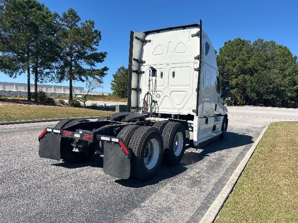 Sleeper Tractor-Heavy Duty Tractors-Freightliner-2021-T12664ST-West Columbia-SC-520,119\n\t\tmiles-$ 62,500 - Image 7
