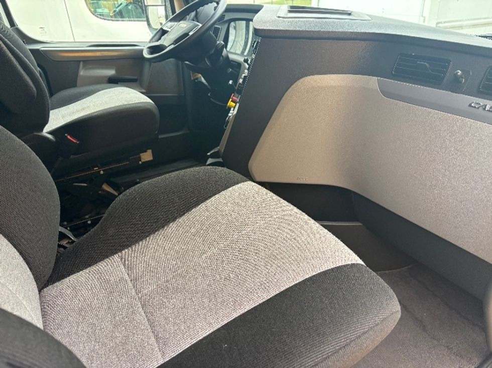 Sleeper Tractor-Heavy Duty Tractors-Freightliner-2021-T12664ST-West Fargo-ND-372,062\n\t\tmiles-$ 73,750 - Image 12