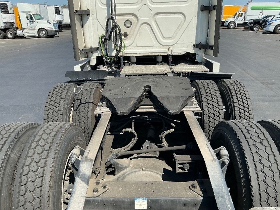 Sleeper Tractor-Heavy Duty Tractors-Freightliner-2021-T12664ST-West Sacramento-CA-599,059\n\t\tmiles-$ 57,500 - Image 6