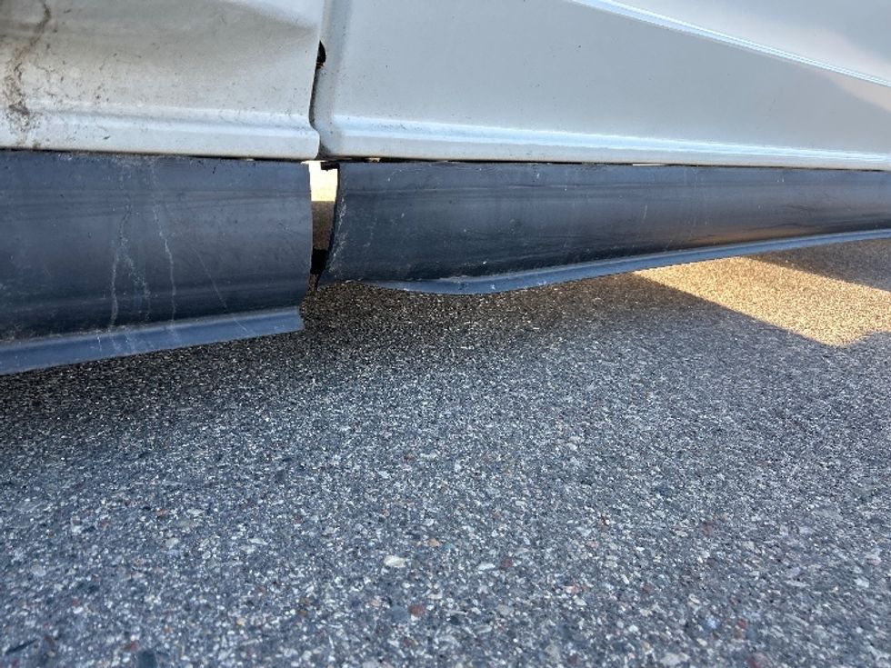 Sleeper Tractor-Heavy Duty Tractors-Freightliner-2021-T12664ST-West Sacramento-CA-607,861\n\t\tmiles-$ 71,750 - Image 22