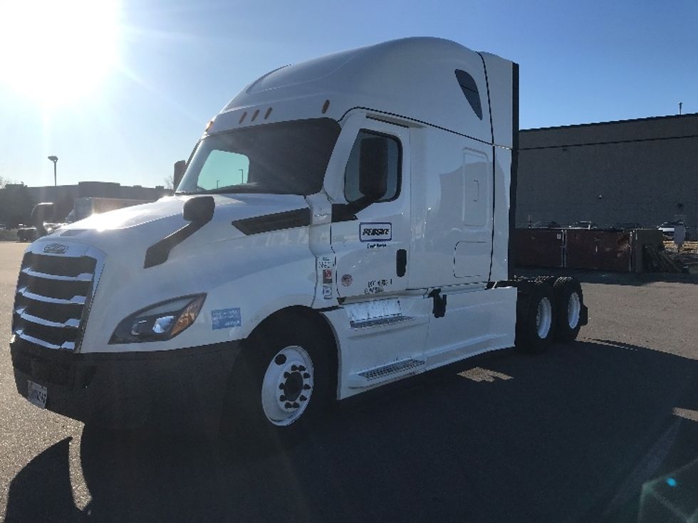 Sleeper Tractor-Heavy Duty Tractors-Freightliner-2021-T12664ST-West Sacramento-CA-607,861\n\t\tmiles-$ 71,750 - Image 3