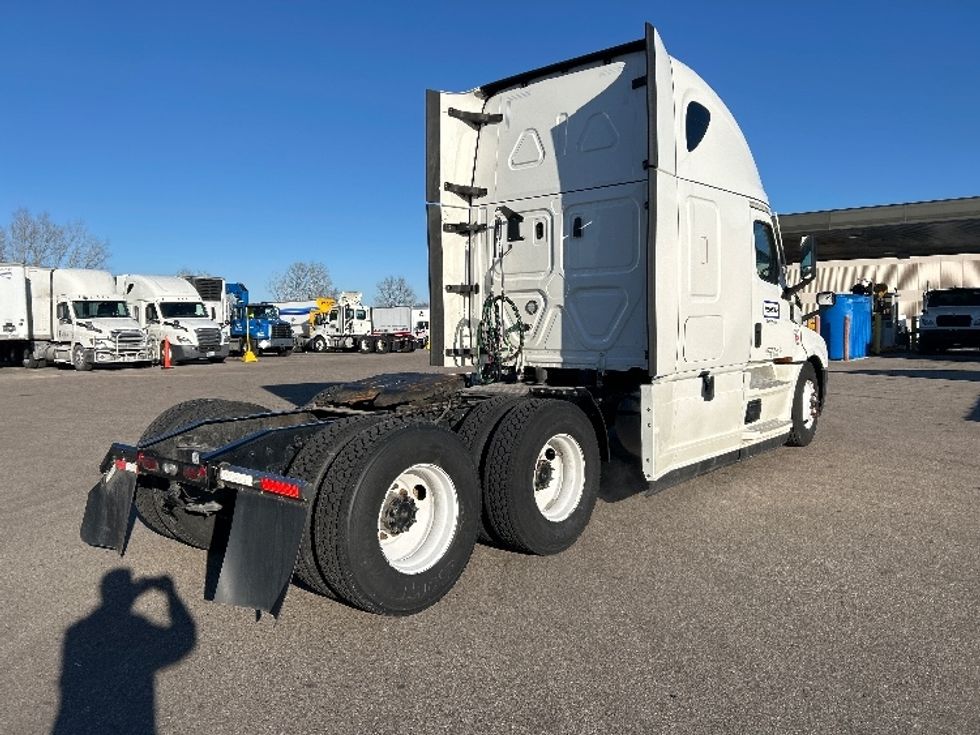 Sleeper Tractor-Heavy Duty Tractors-Freightliner-2021-T12664ST-West Sacramento-CA-607,861\n\t\tmiles-$ 71,750 - Image 7