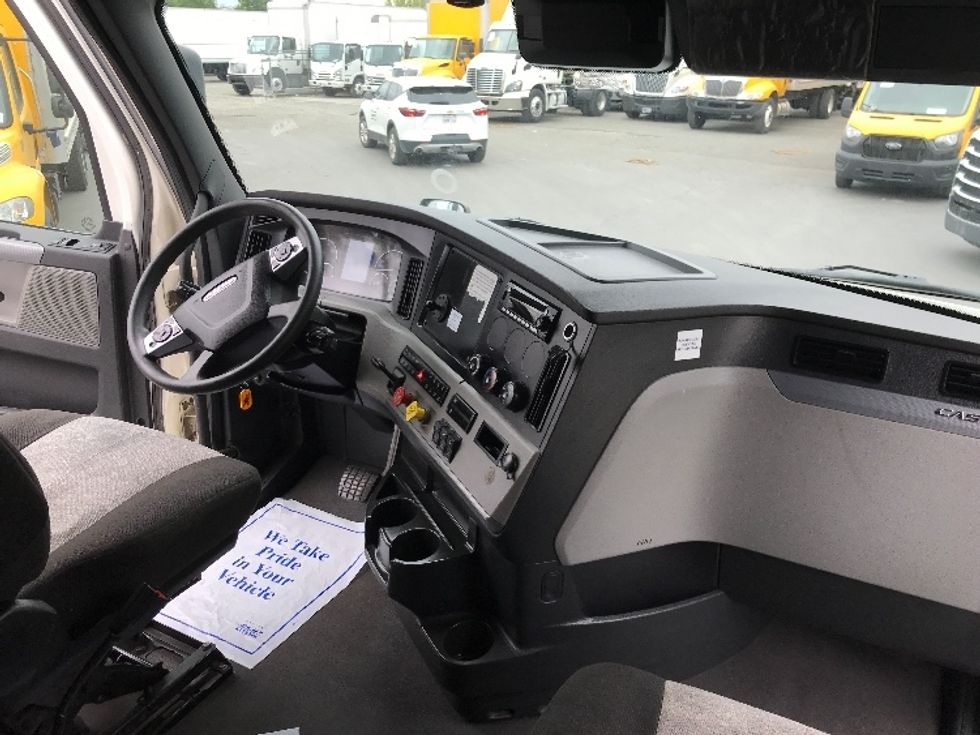 Sleeper Tractor-Heavy Duty Tractors-Freightliner-2021-T12664ST-West Sacramento-CA-712,216\n\t\tmiles-$ 52,750 - Image 15