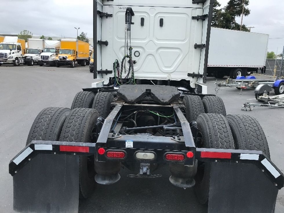 Sleeper Tractor-Heavy Duty Tractors-Freightliner-2021-T12664ST-West Sacramento-CA-712,216\n\t\tmiles-$ 52,750 - Image 6