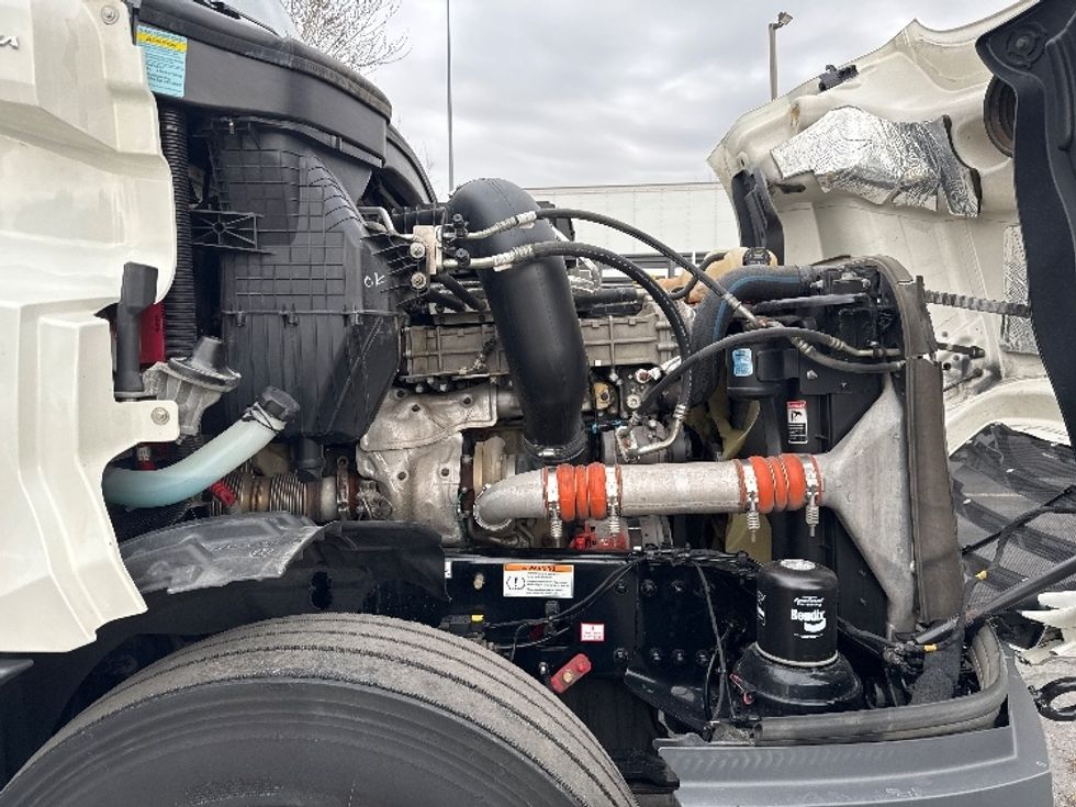 Sleeper Tractor-Heavy Duty Tractors-Freightliner-2021-T12664ST-West Valley City-UT-295,441\n\t\tmiles-$ 81,250 - Image 20