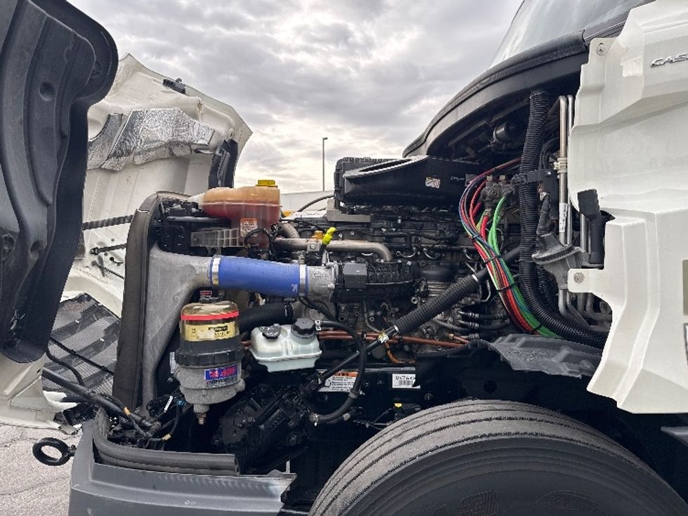 Sleeper Tractor-Heavy Duty Tractors-Freightliner-2021-T12664ST-West Valley City-UT-295,441\n\t\tmiles-$ 81,250 - Image 21